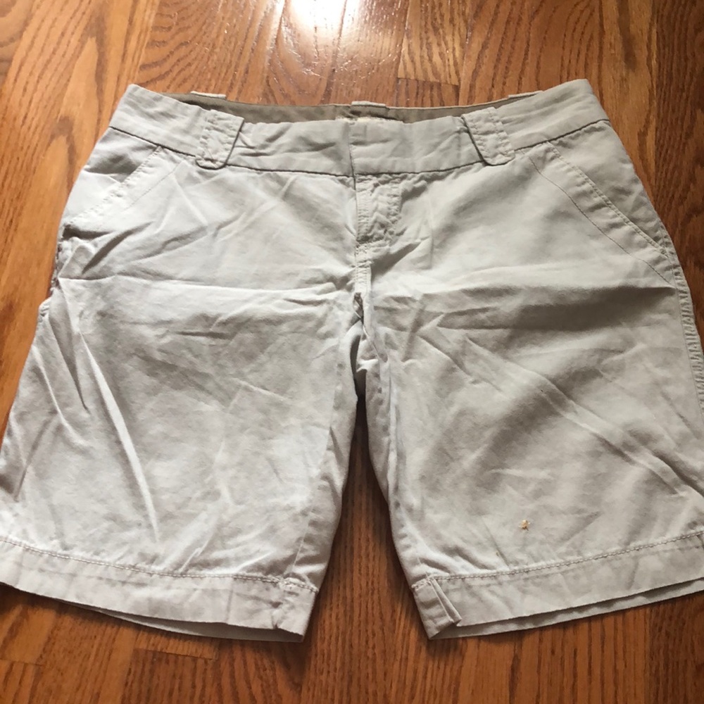 Old navy shorts - Picture 1 of 3